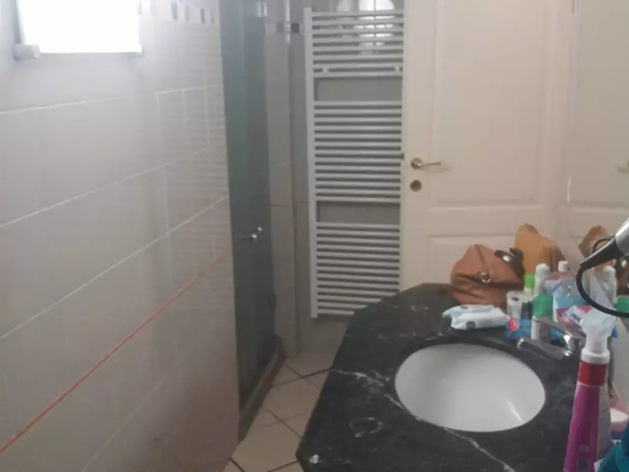 Immagine 12 di Appartamento in vendita  in viale Regina Margherita a Viareggio