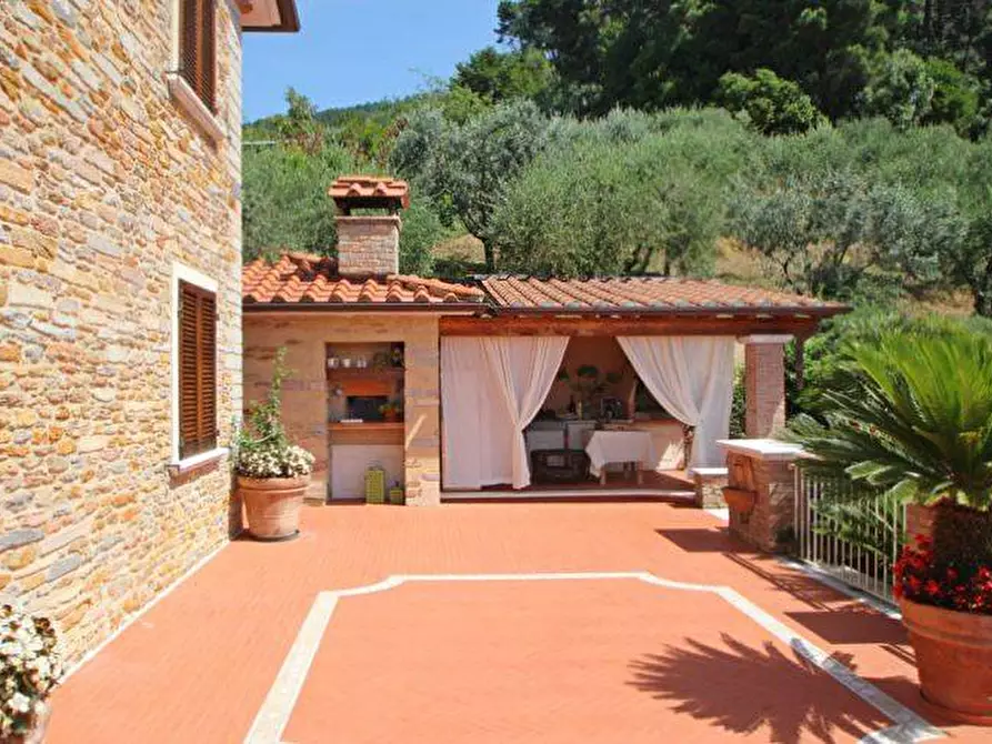 Immagine 1 di Casa indipendente in vendita  in Via Strettoia a Pietrasanta