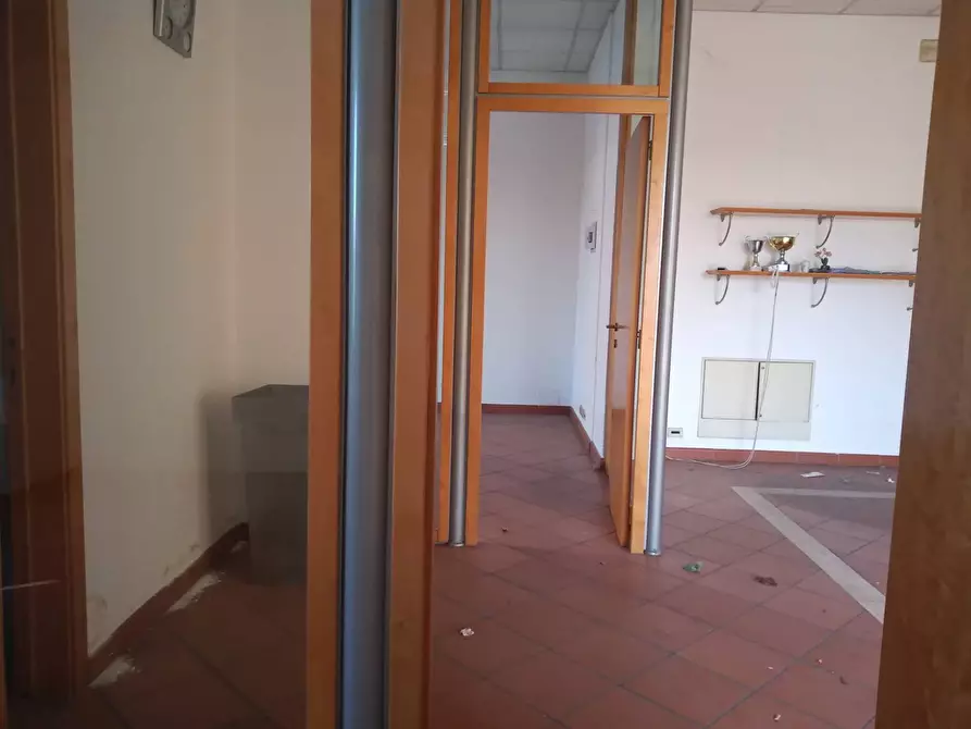 Immagine 3 di Attività commerciale in affitto  in Via Dell'Olmo a Pontedera