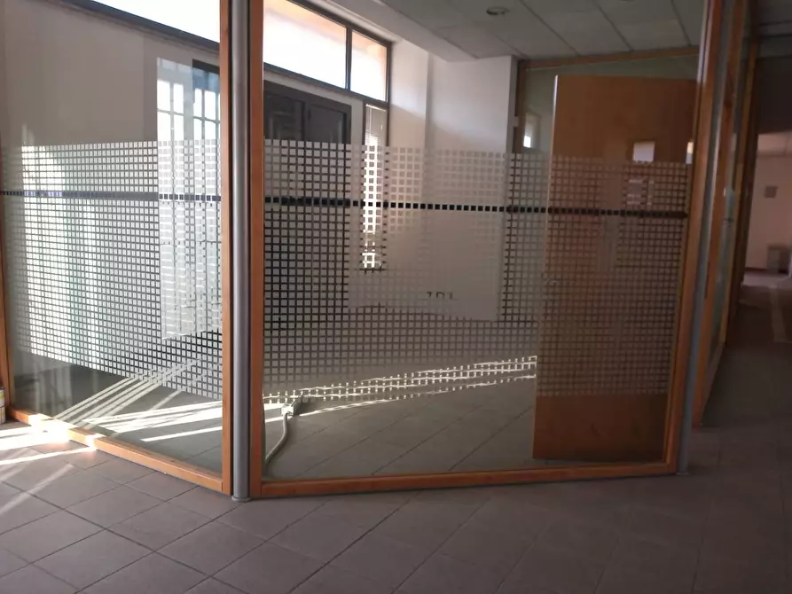 Immagine 2 di Attività commerciale in affitto  in Via Dell'Olmo a Pontedera