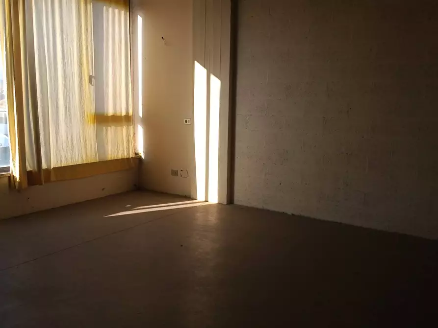 Immagine 15 di Attività commerciale in affitto  in Via Dell'Olmo a Pontedera