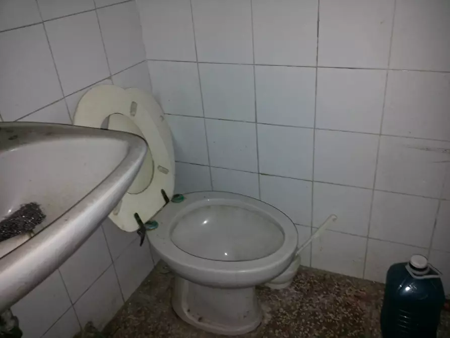 Immagine 3 di Attività commerciale in vendita  in via valdera capannoli a Ponsacco