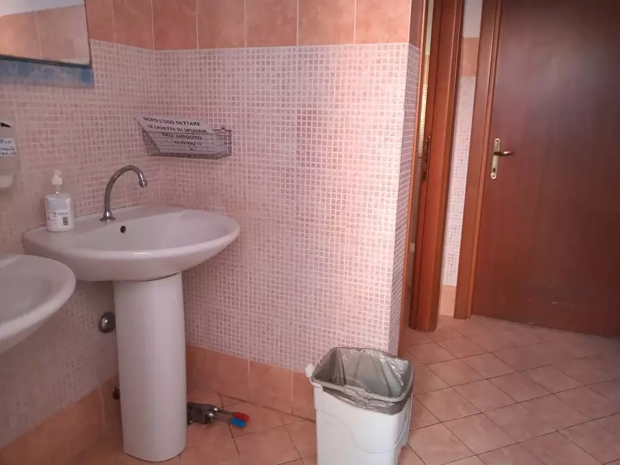 Immagine 10 di Attività commerciale in vendita  in Via Roma a Pontedera