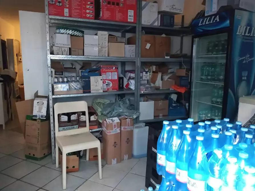 Immagine 5 di Attività commerciale in vendita  in Via Roma a Pontedera