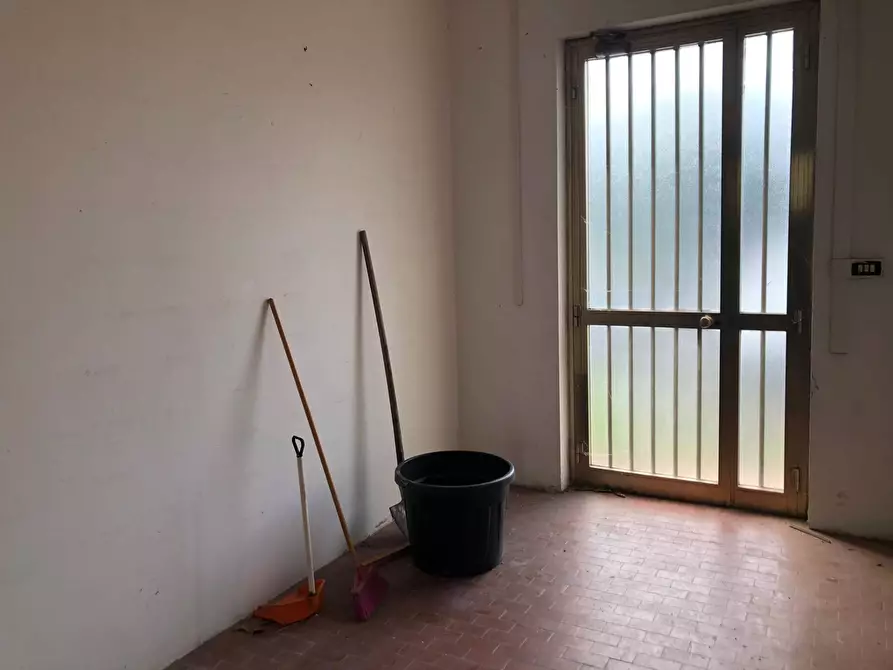 Immagine 4 di Attività commerciale in vendita  in Via Sarzanese Sud a Massarosa