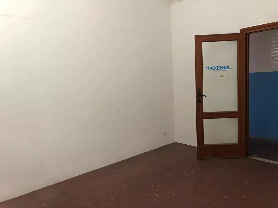 Immagine 13 di Attività commerciale in vendita  in Via Sarzanese Sud a Massarosa