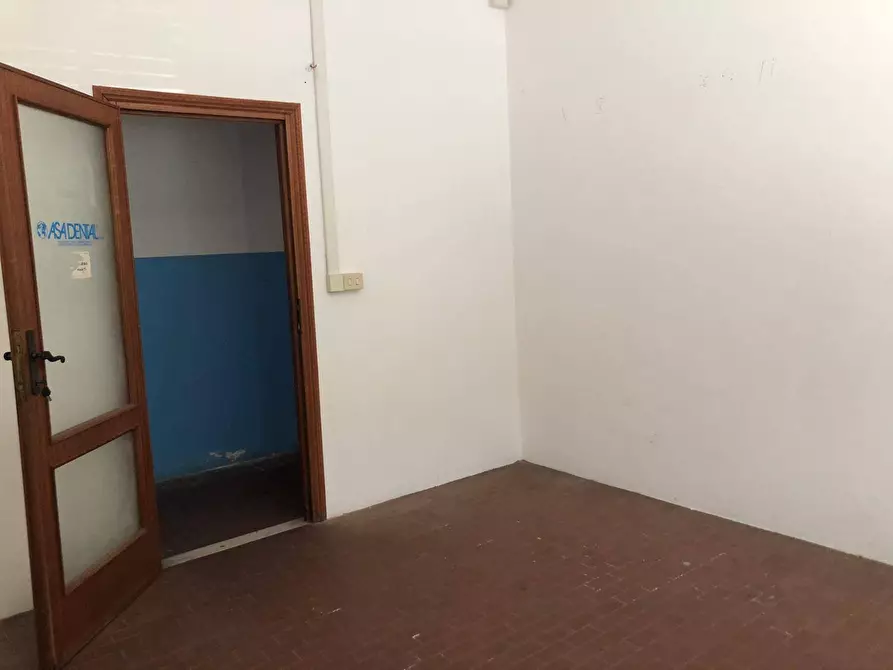 Immagine 14 di Attività commerciale in vendita  in Via Sarzanese Sud a Massarosa