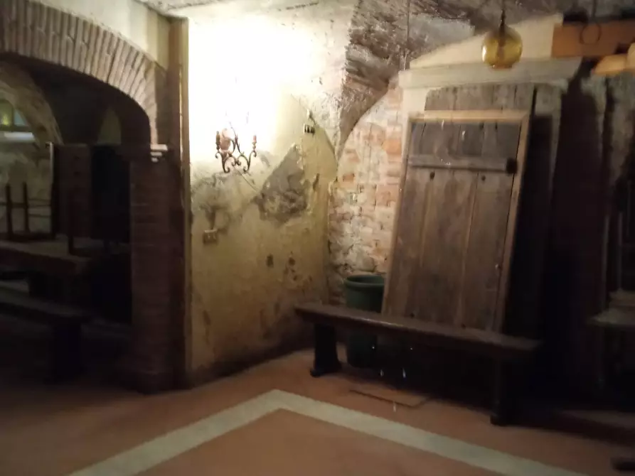 Immagine 16 di Appartamento in vendita  in centro a Lucca