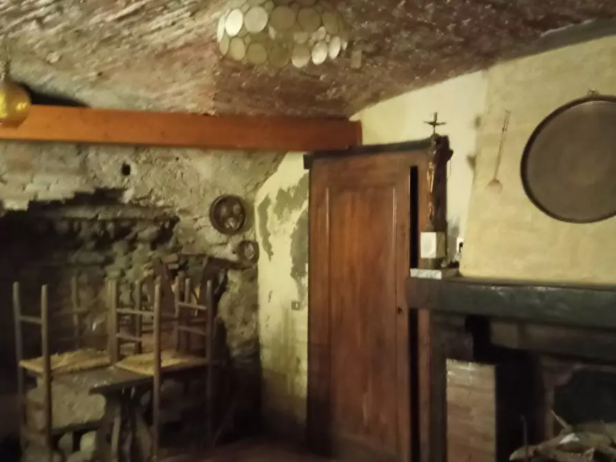 Immagine 17 di Appartamento in vendita  in centro a Lucca