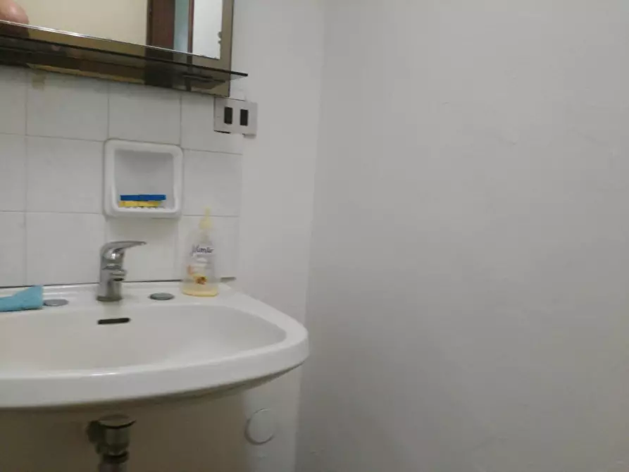 Immagine 18 di Ufficio in vendita  in Via Sacco e Vanzetti a Pontedera