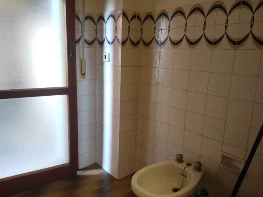 Immagine 19 di Ufficio in vendita  in Via Sacco e Vanzetti a Pontedera