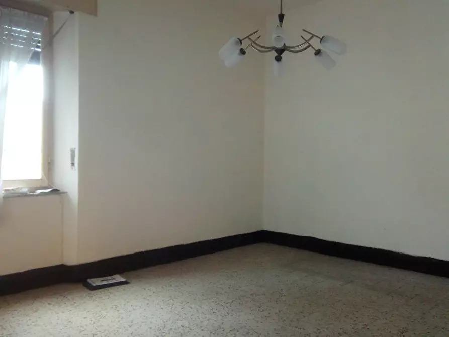 Immagine 5 di Appartamento in vendita  in Via Roma a Chianni