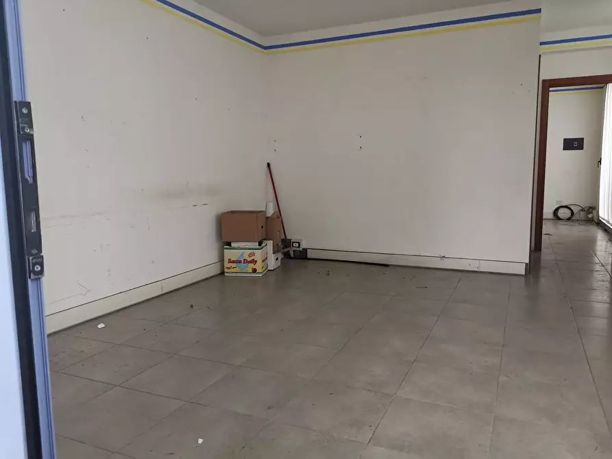 Immagine 3 di Attività commerciale in affitto  in via Galilei a Buti