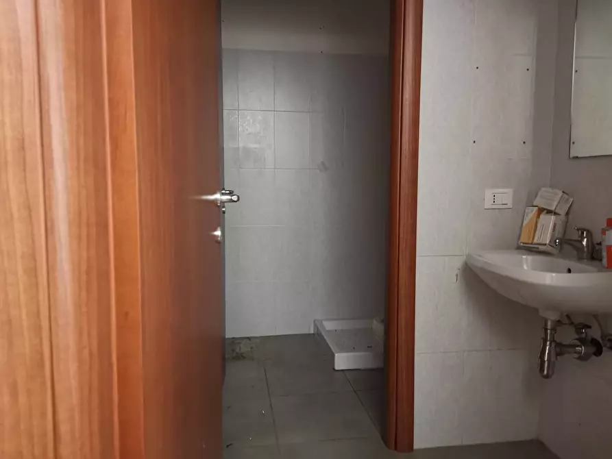 Immagine 5 di Attività commerciale in affitto  in via Galilei a Buti