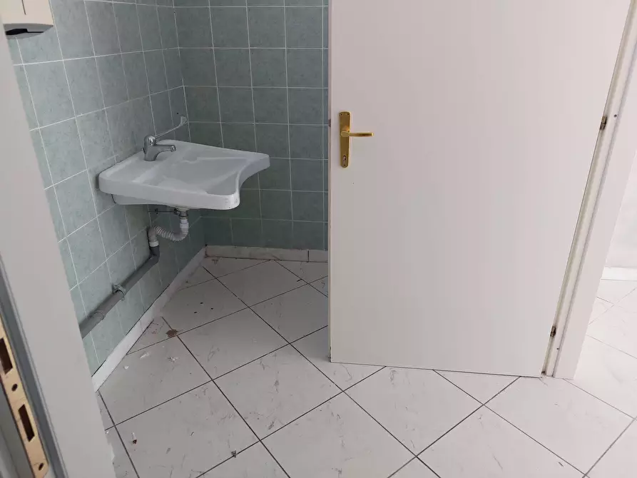 Immagine 3 di Attività commerciale in vendita  in Via Di Padule a Pisa