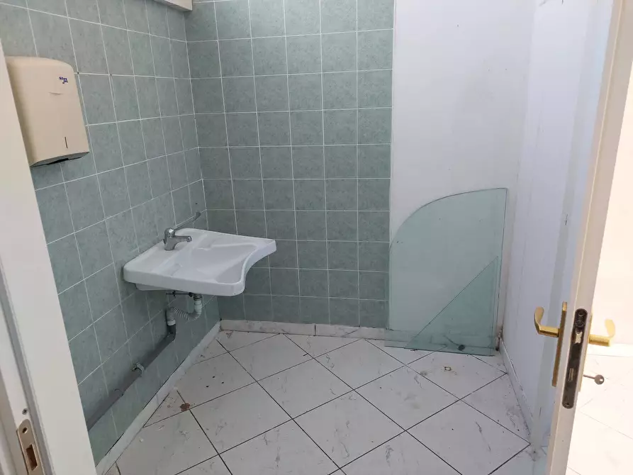 Immagine 4 di Attività commerciale in vendita  in Via Di Padule a Pisa