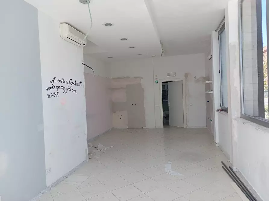 Immagine 10 di Attività commerciale in vendita  in Via Di Padule a Pisa