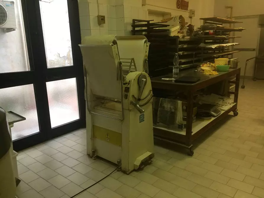 Immagine 3 di Attività commerciale in vendita  in Pisa a Pisa