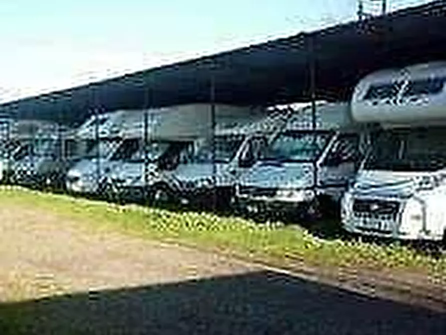 Immagine 4 di Box auto in affitto  in satatale 12 a San Giuliano Terme