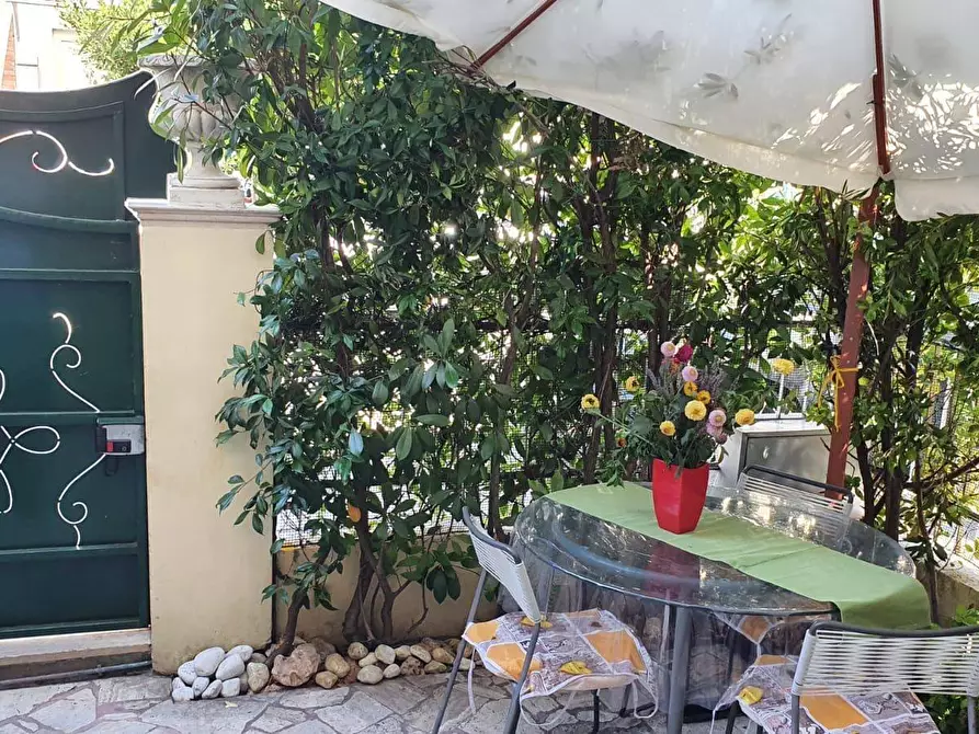 Immagine 15 di Appartamento in affitto  in via dei Lecci a Viareggio