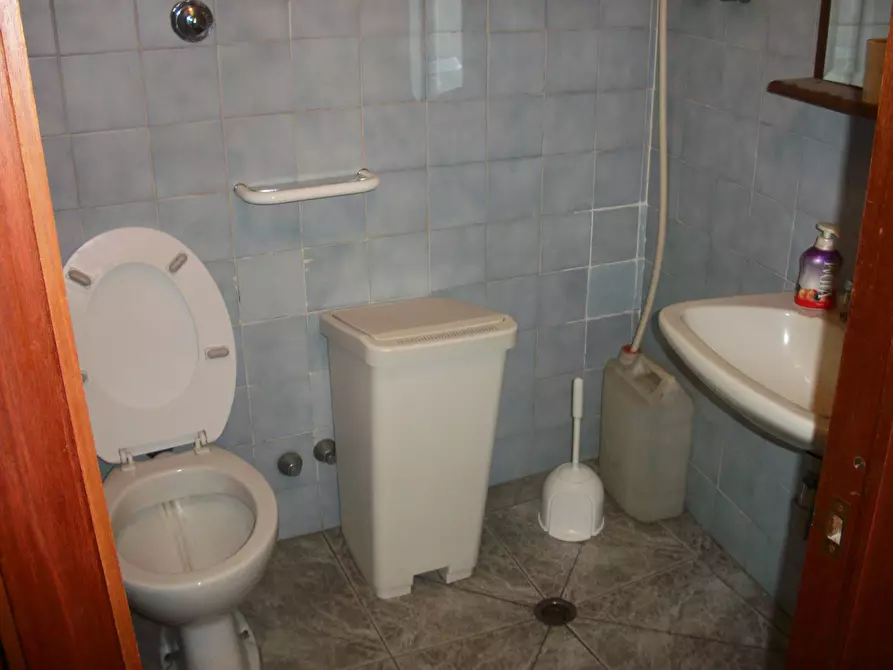 Immagine 4 di Attività commerciale in vendita  in via fiorentina a Pisa