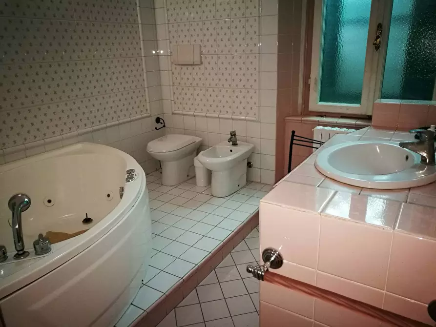 Immagine 10 di Casa indipendente in vendita  in Via Roma a Pontedera