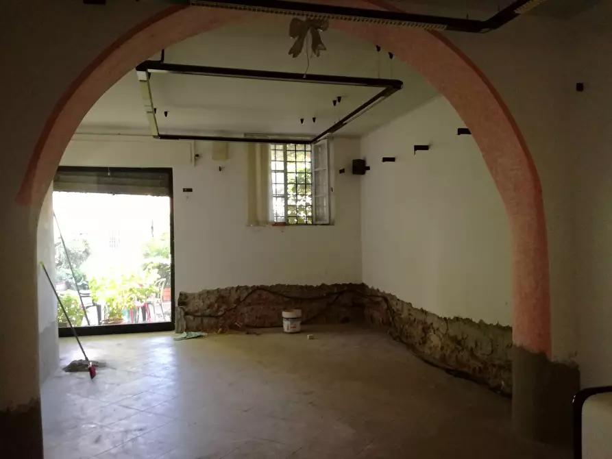 Immagine 5 di Attività commerciale in vendita  in toscanini a Vicopisano