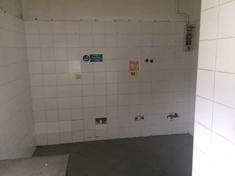 Immagine 7 di Attività commerciale in affitto  in via provinciale  vicarese a Vicopisano