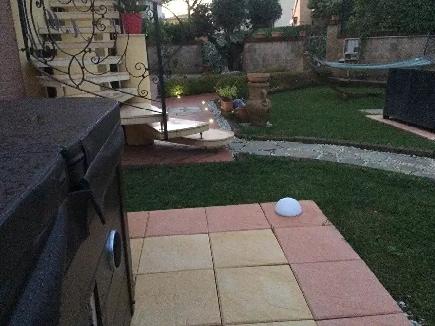 Immagine 10 di Camera in affitto  in Via Emilia a Pisa