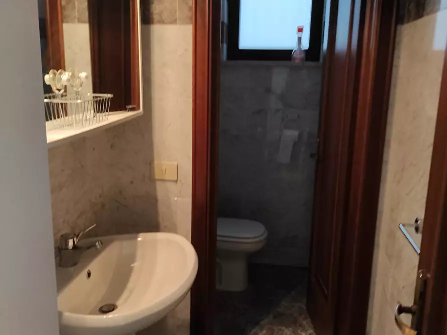 Immagine 12 di Ufficio in affitto  in Via Pisana a Lucca