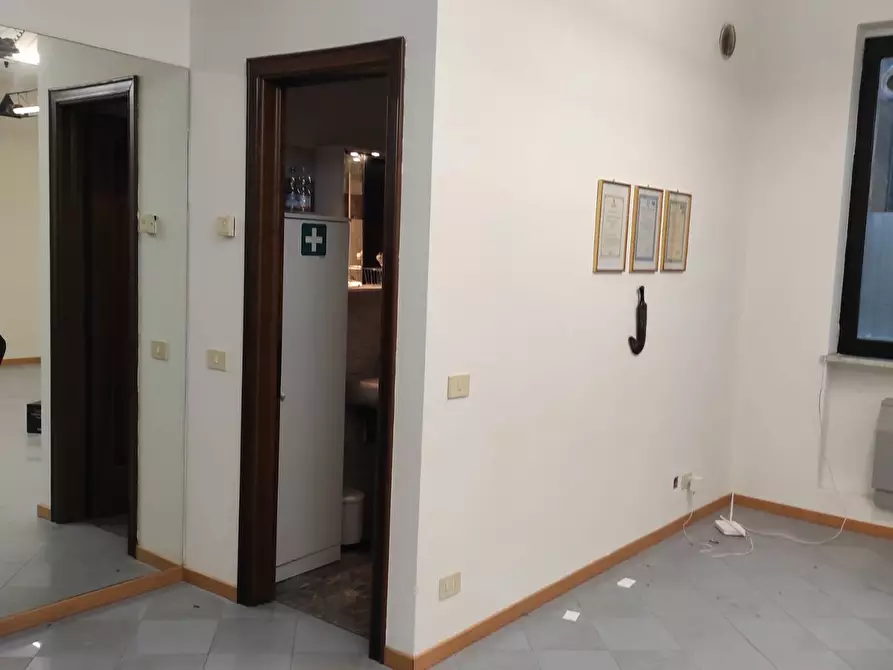 Immagine 11 di Ufficio in affitto  in Via Pisana a Lucca