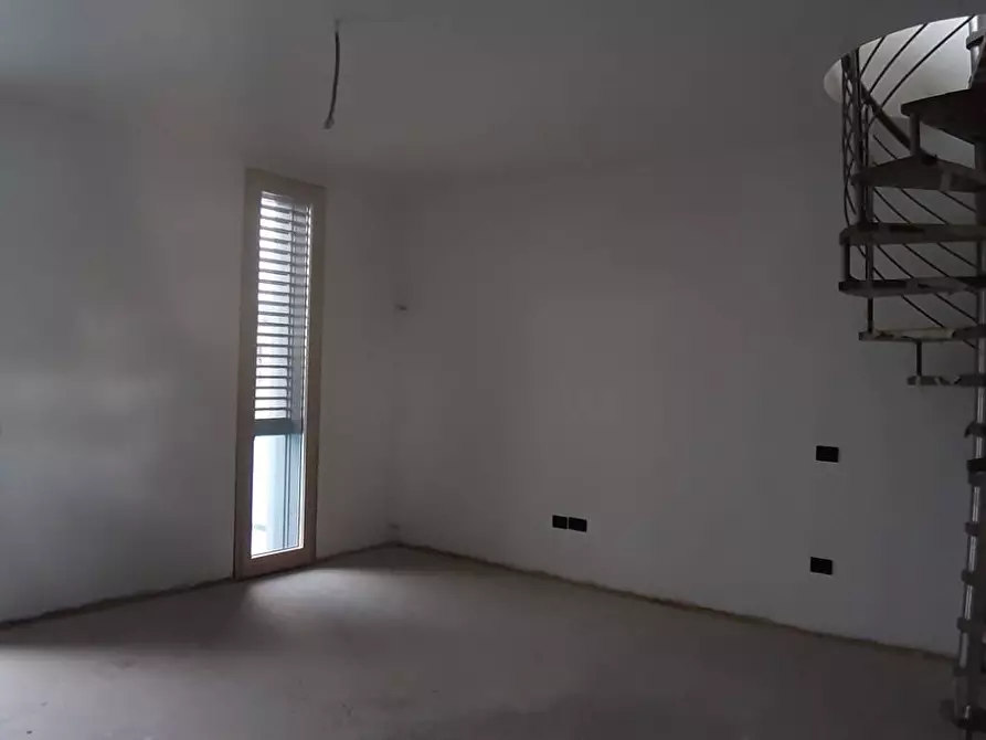 Immagine 3 di Appartamento in vendita  in Via Dell' Aeroporto a Pisa