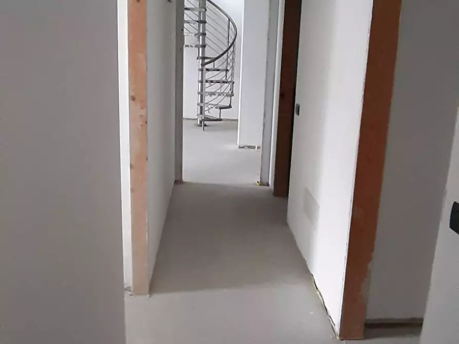 Immagine 13 di Appartamento in vendita  in Via Dell' Aeroporto a Pisa