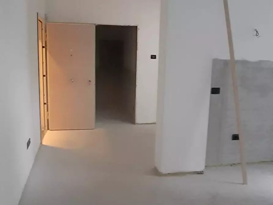 Immagine 15 di Appartamento in vendita  in Via Dell' Aeroporto a Pisa