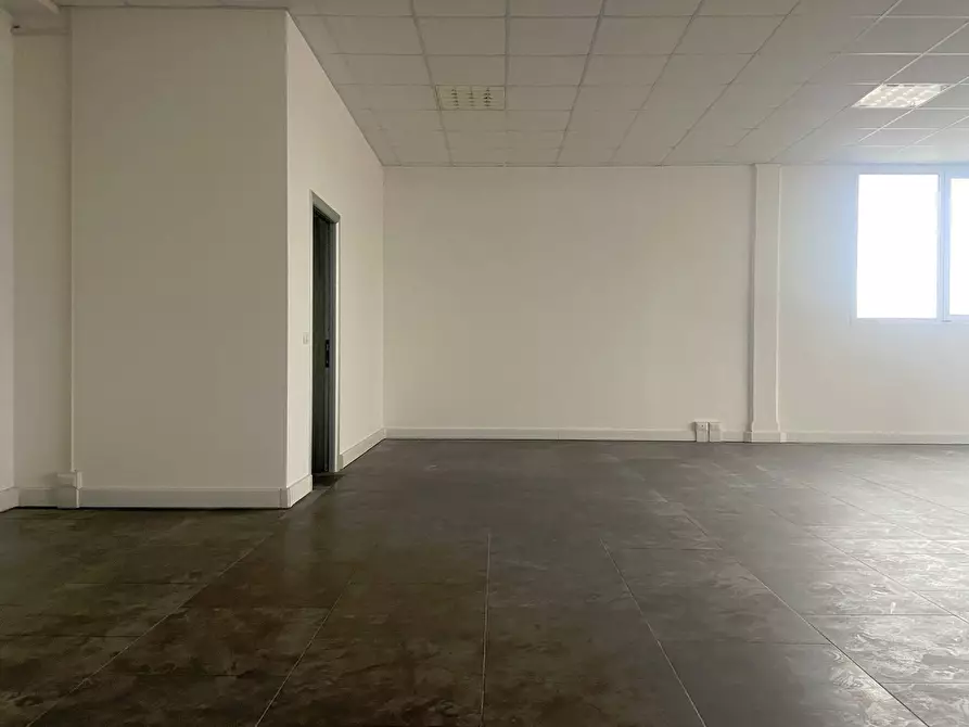 Immagine 3 di Ufficio in affitto  in Via Aurelio Nicolodi a Livorno