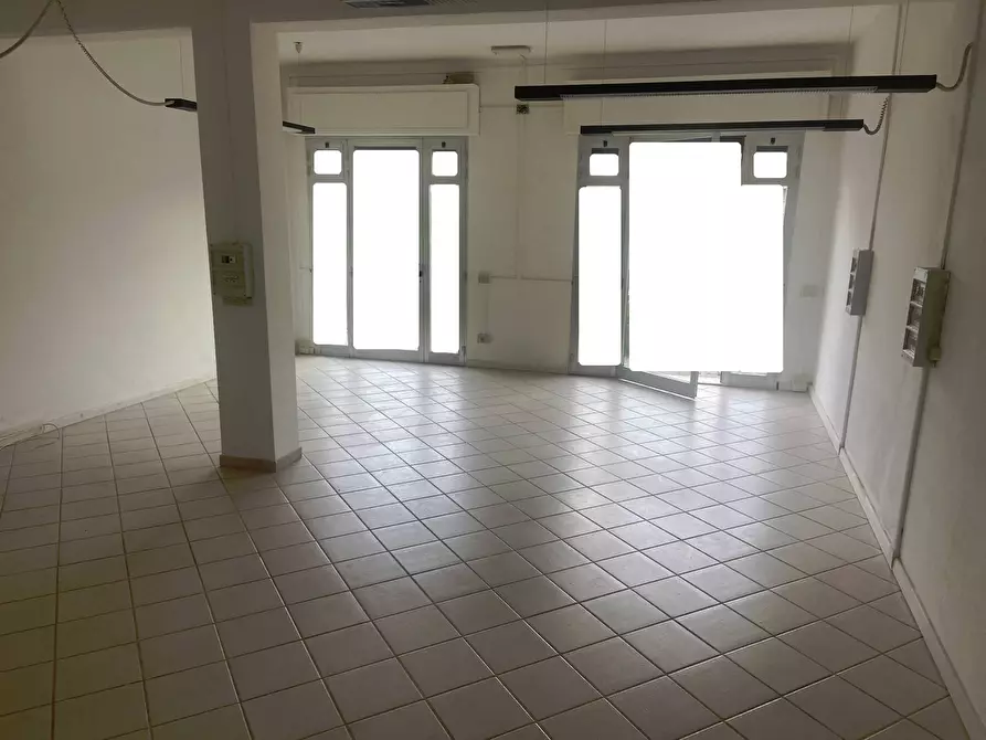 Immagine 12 di Attività commerciale in vendita  in Via catalani a Rosignano Marittimo