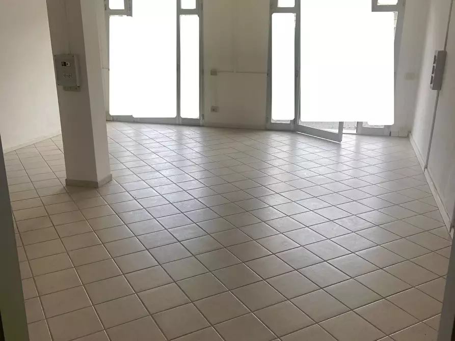 Immagine 13 di Attività commerciale in vendita  in Via catalani a Rosignano Marittimo