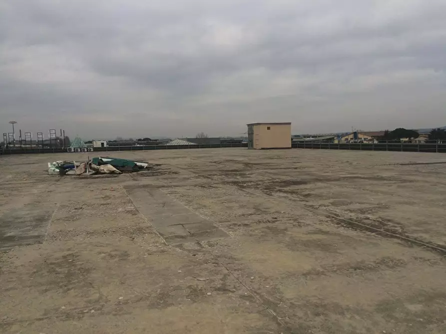 Immagine 3 di Attività commerciale in affitto  in Via Parigi a Ponsacco