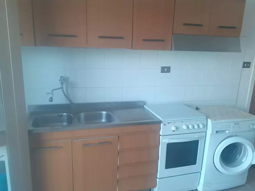 Immagine 4 di Casa indipendente in affitto  in via don giuseppe michelucci a Viareggio