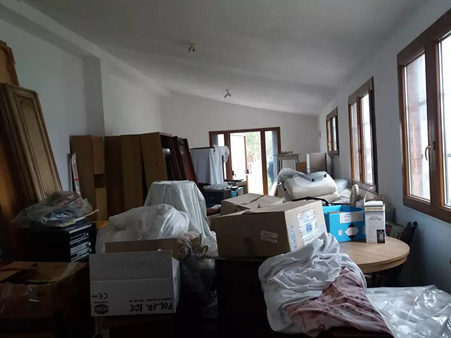 Immagine 5 di Attività commerciale in vendita  in via carlo marx a San Giuliano Terme