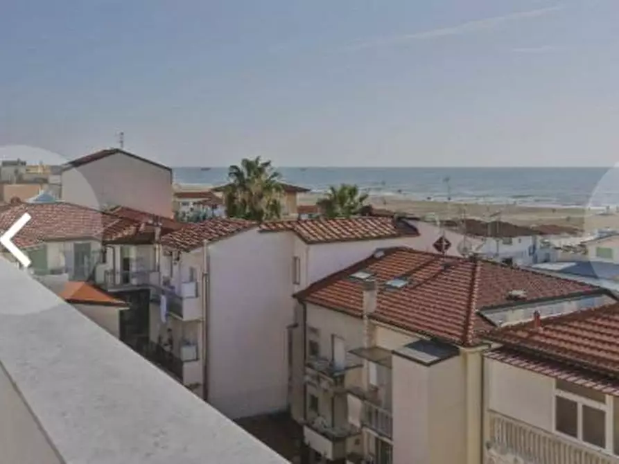 Immagine 23 di Attività commerciale in vendita  in via Mazzini a Camaiore