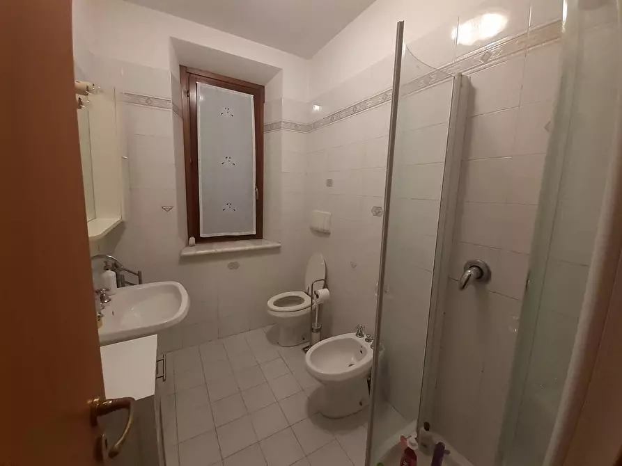 Immagine 11 di Appartamento in vendita  in Corso Garibaldi a Viareggio