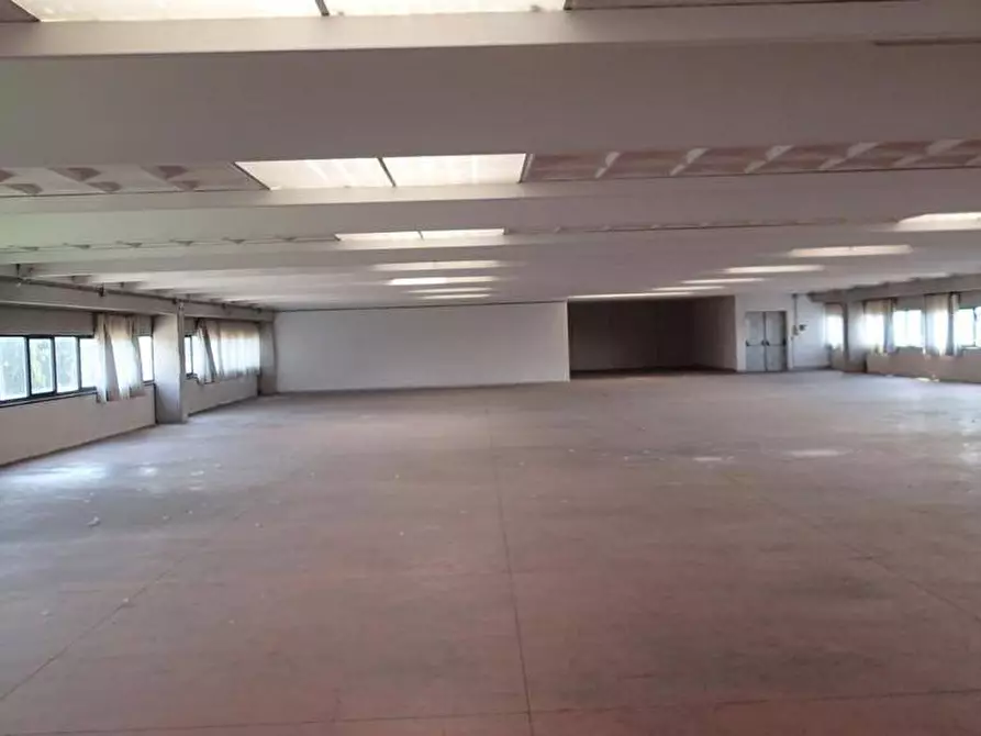 Immagine 2 di Attività commerciale in vendita  in dei Carpentieri a Camaiore