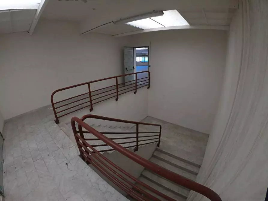 Immagine 8 di Attività commerciale in vendita  in dei Carpentieri a Camaiore