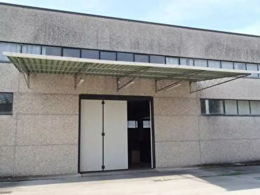 Immagine 15 di Attività commerciale in vendita  in dei Carpentieri a Camaiore