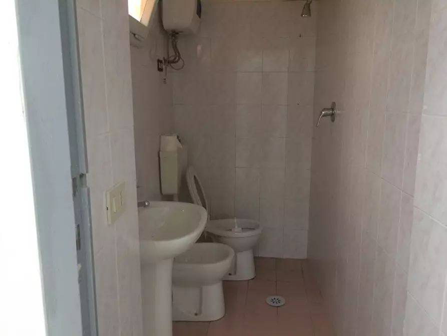 Immagine 5 di Attività commerciale in affitto  in Via Roma a Pisa