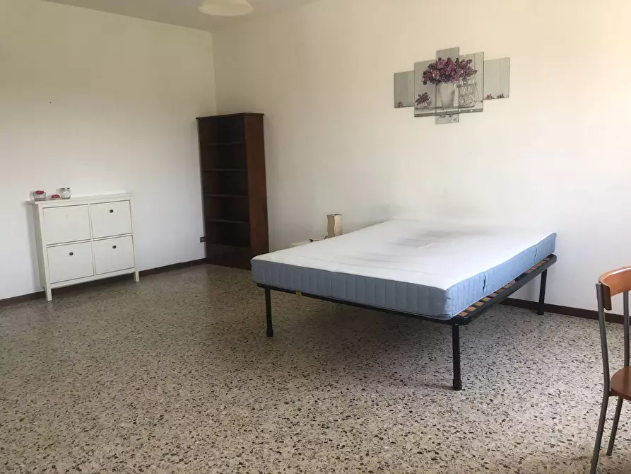 Immagine 8 di Camera in affitto  in Lungarno Sidney Sonnino a Pisa