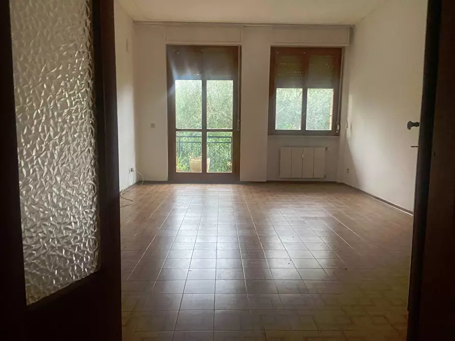 Immagine 1 di Appartamento in vendita  in Viale Rosa Del Tirreno a Livorno