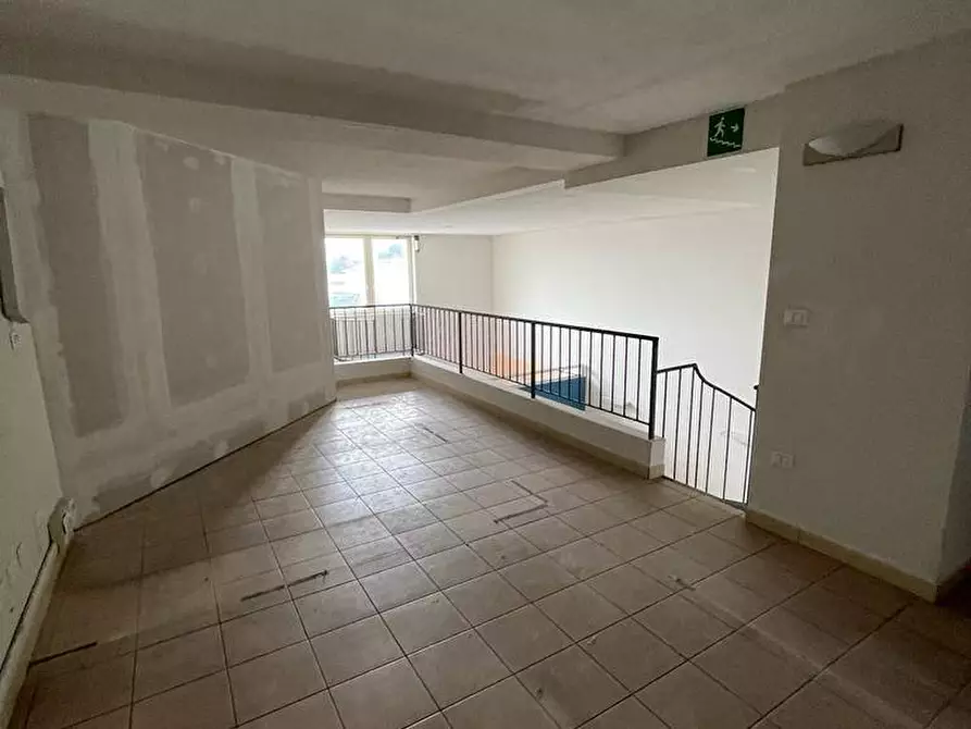 Immagine 5 di Ufficio in affitto  in Via Lampredi a Livorno