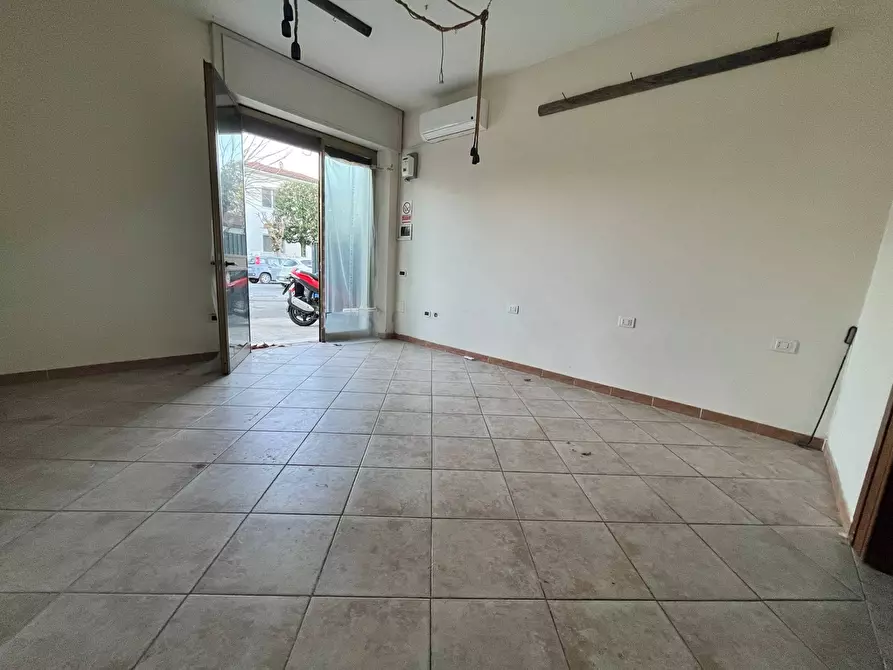 Immagine 11 di Attività commerciale in affitto  in via 24 maggio a Pisa